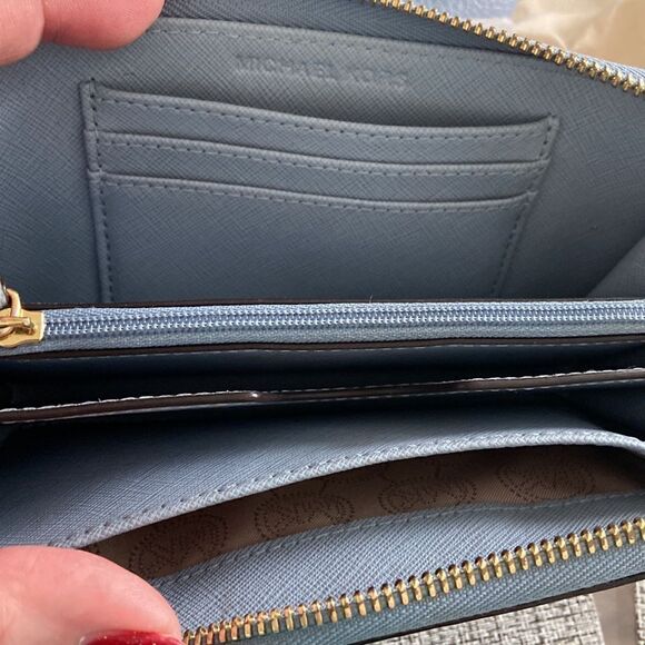 MICHAEL KORS
Adina Medium Pebbled Leather Backpack NWT light blue & wristlet - Picture 13 of 14